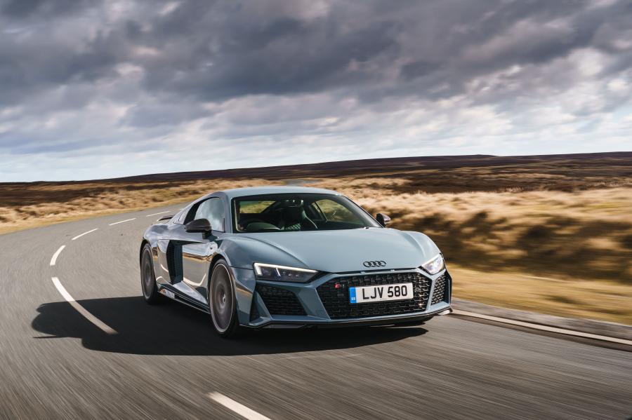  Audi R8 V10 Performance 2019 года  (UK) (фото 24 из 136)